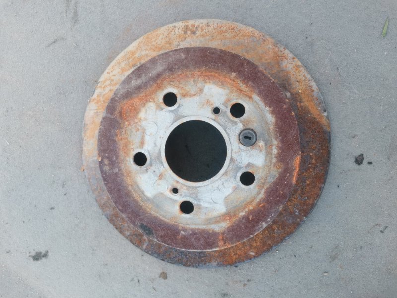 Тормозной диск Toyota Ipsum ACM21 задний (б/у)
