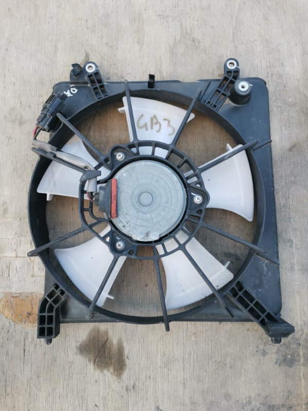 Диффузор радиатора Honda Freed GB3 левый (б/у)