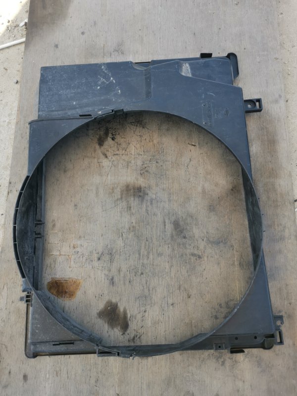 Диффузор радиатора Nissan Elgrand E51 VQ35 (б/у)