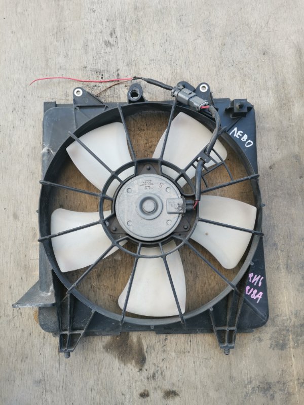 Диффузор радиатора Honda Stream RN6 R18A левый (б/у)