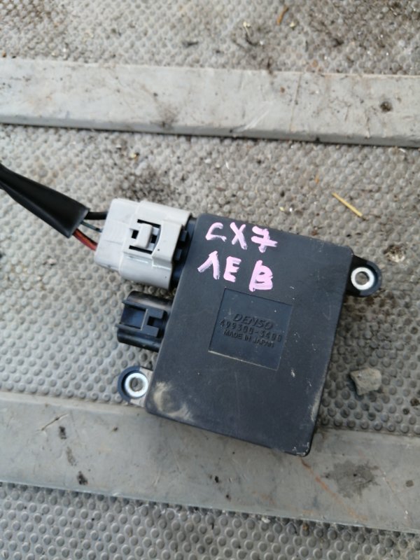 Блок управления вентилятором Mazda Cx 7 ER3P левый (б/у)