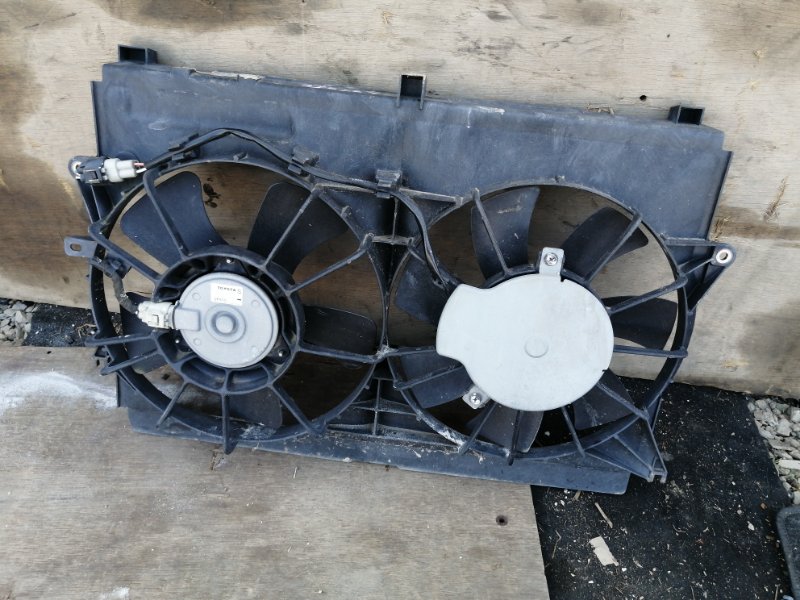 Диффузор радиатора Toyota Avensis AZT250 1AZ (б/у)