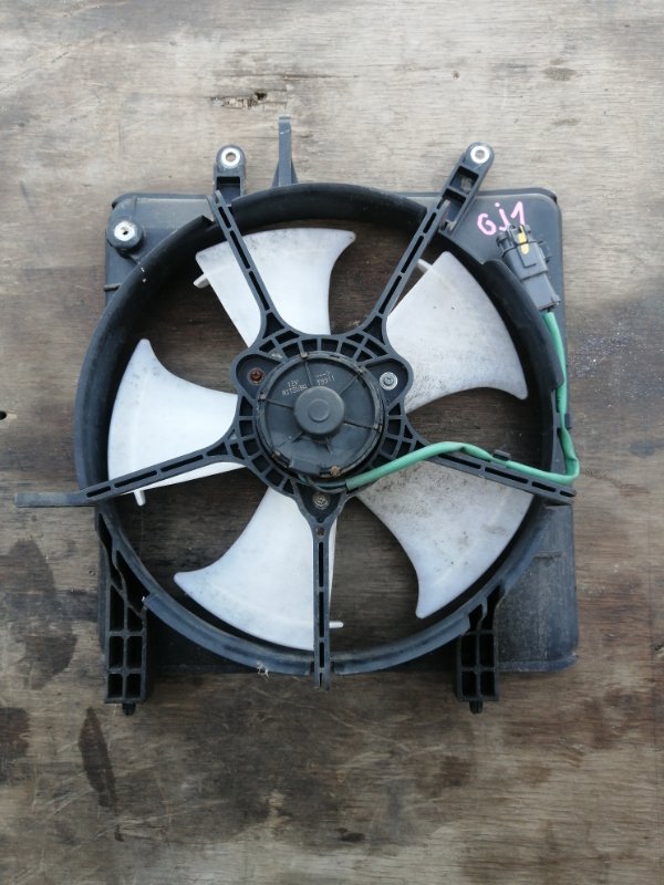 Диффузор радиатора Honda Airwave GJ1 левый (б/у)