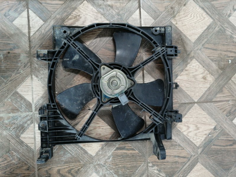 Диффузор радиатора Subaru Impreza GG2 (б/у)