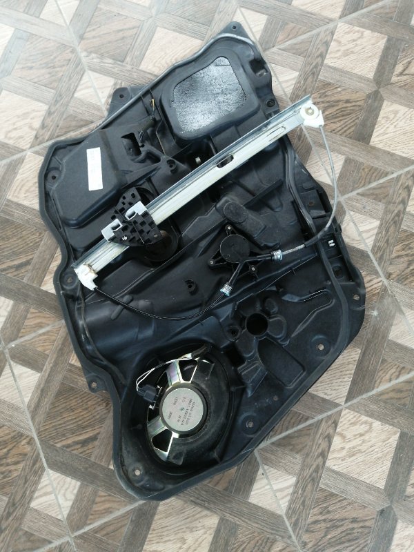 Стеклоподъемник Mazda Axela BK передний правый (б/у)