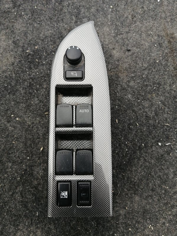 Блок управления стеклами Suzuki Escudo TD54 передний правый (б/у)