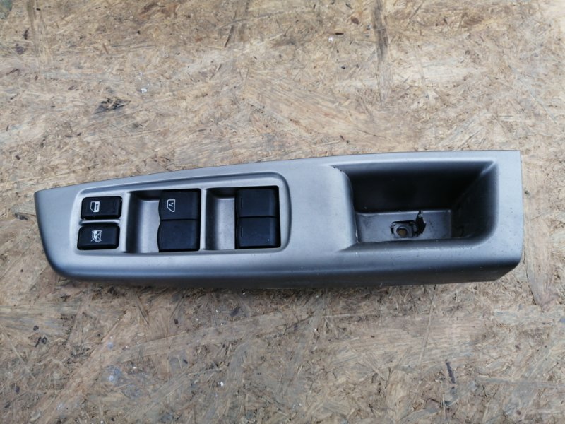 Блок управления стеклами Subaru Impreza GH передний правый (б/у)