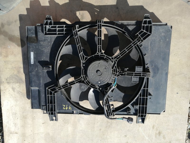 Диффузор радиатора Nissan Wingroad Y12 (б/у)