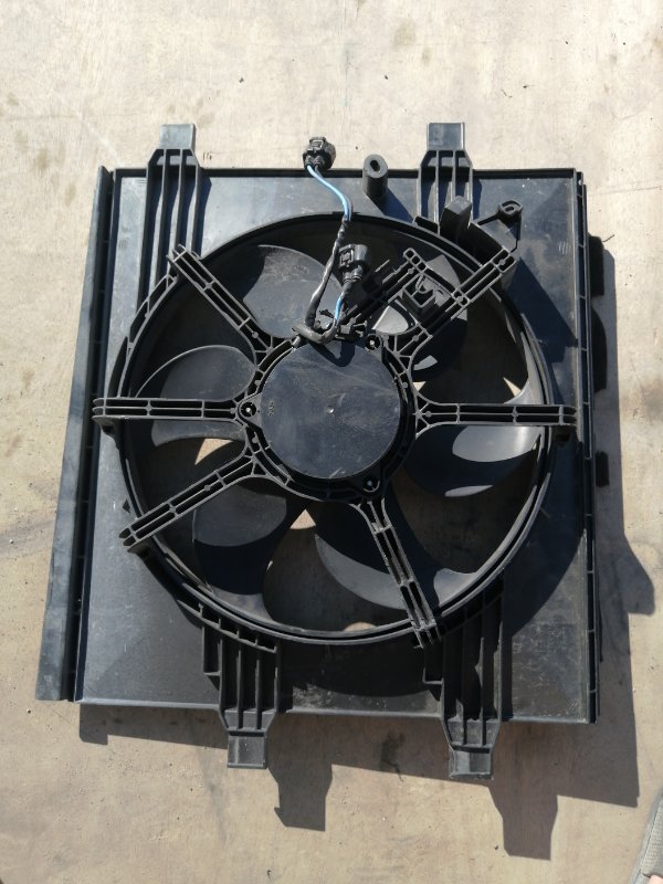 Диффузор радиатора Nissan Lafesta B30 MR20 (б/у)