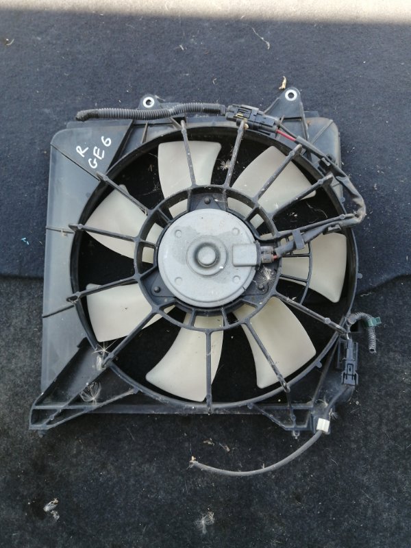 Диффузор радиатора Honda Fit GE6 L13A 2009 правый (б/у)