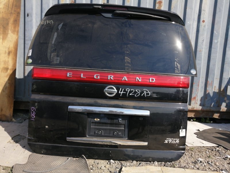 Дверь багажника Nissan Elgrand E51 (б/у)