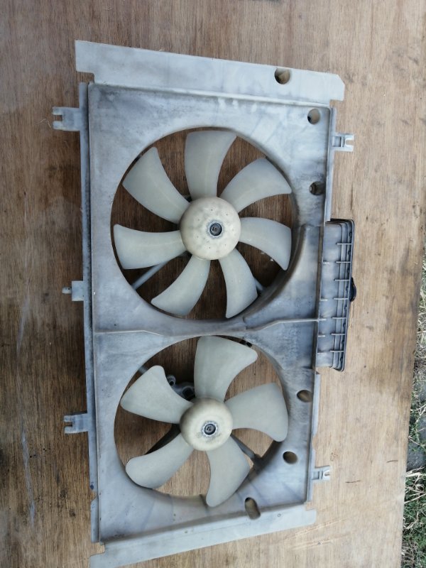 Диффузор радиатора Mazda 6 GY 2004 (б/у)