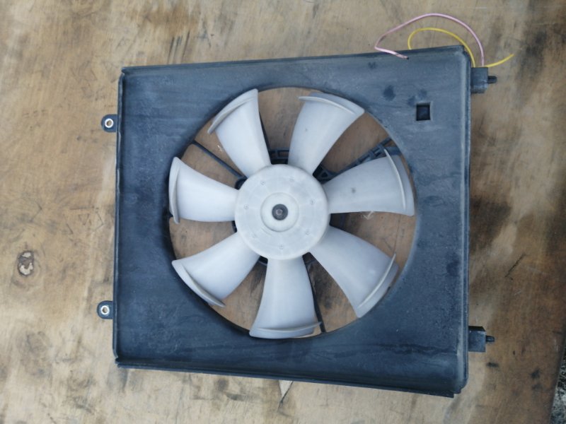 Диффузор радиатора Honda Odyssey RB3 правый (б/у)