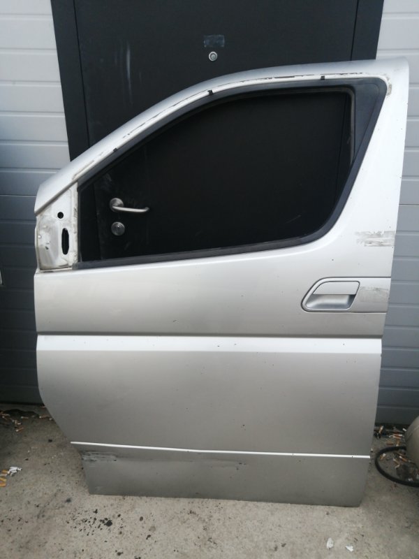 Дверь Nissan Elgrand E51 VQ25-DE передняя левая (б/у)