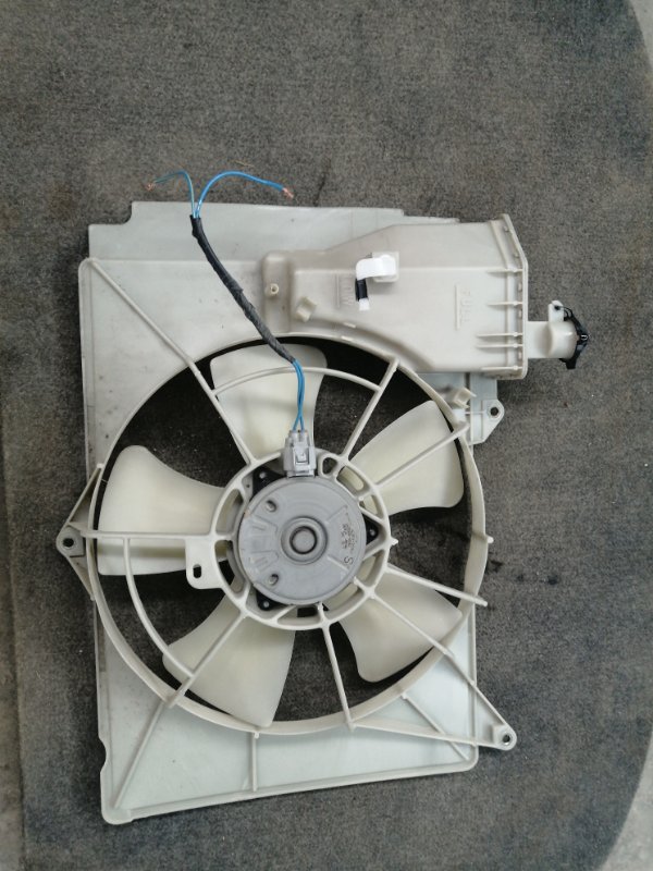 Диффузор радиатора Toyota Funcargo NCP20 1NZ (б/у)