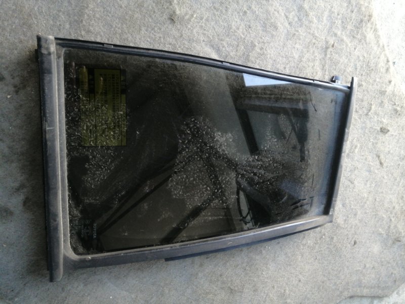 Форточка двери Toyota Isis ANM10 задняя левая (б/у)