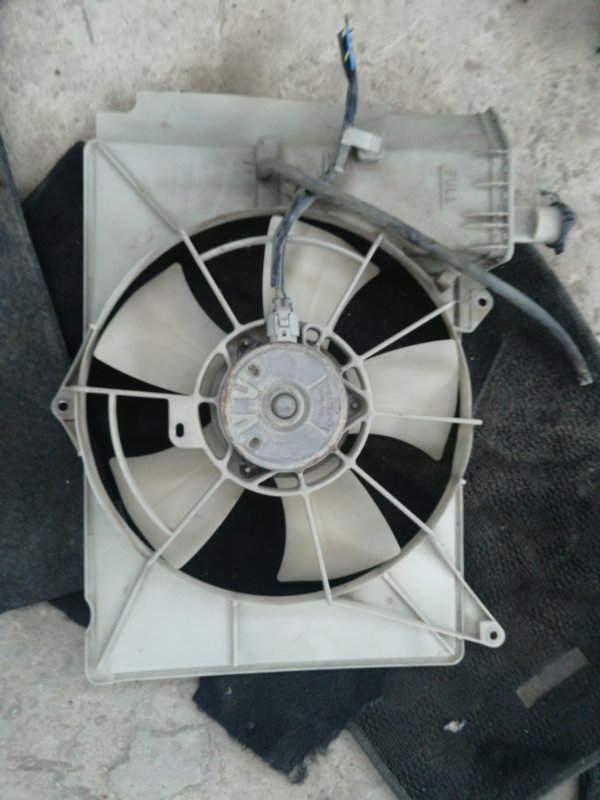 Диффузор радиатора Toyota Funcargo NCP20 1NZ (б/у)