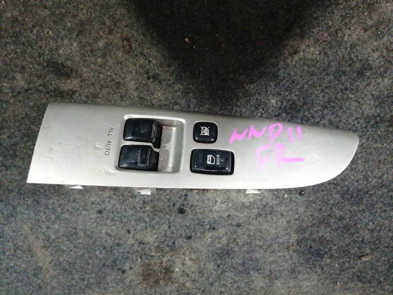 Блок управления стеклами Toyota Porte NNP11 передний правый (б/у)