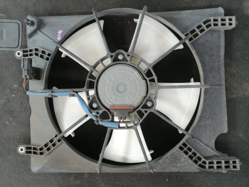 Диффузор радиатора Honda Stepwgn RK5 левый (б/у)