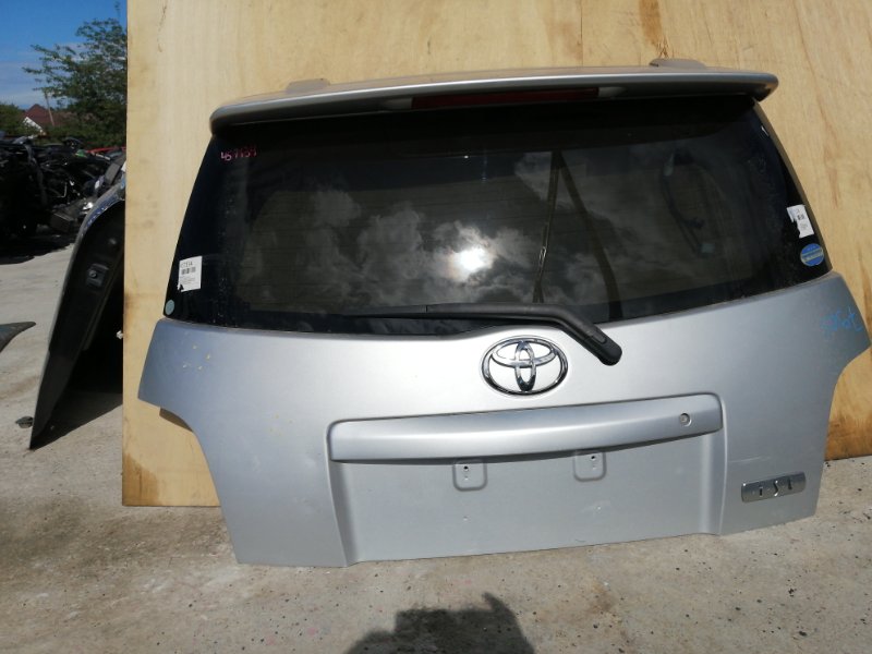 Дверь багажника Toyota Ist NCP60 2004 (б/у)