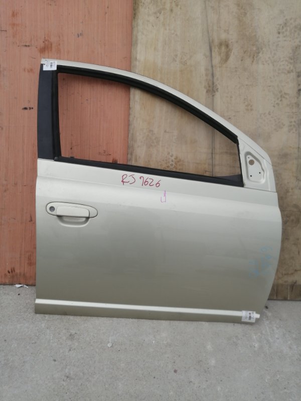 Дверь Toyota Vitz SCP10 передняя правая (б/у)