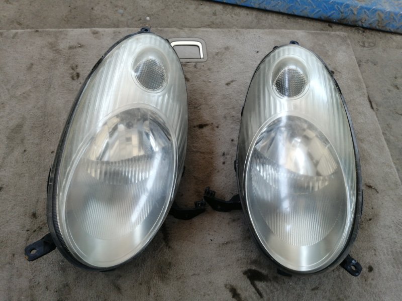 Фара Nissan March K12 (б/у) Фара Nissan March K12 (б/у)