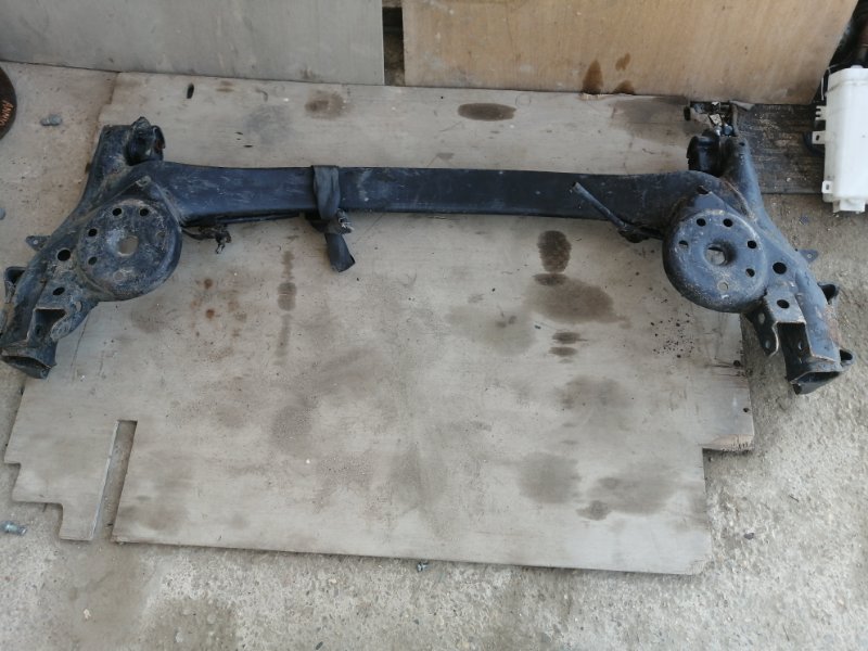 Балка подвески Toyota Vellfire ANH20 задняя (б/у)