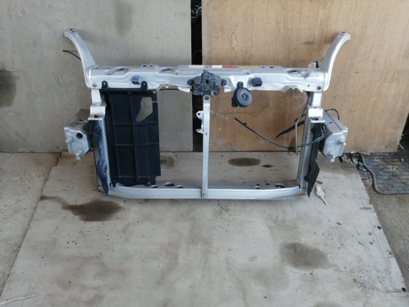Рамка радиатора Toyota Funcargo NCP20 (б/у)