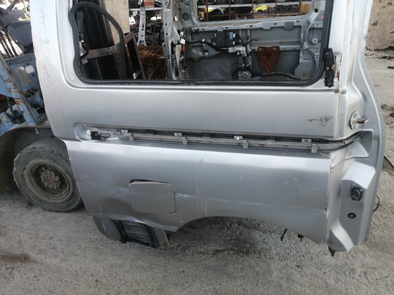 Крыло Nissan Elgrand E51 заднее правое (б/у)