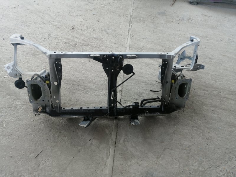 Рамка радиатора Subaru Impreza GH передняя (б/у)
