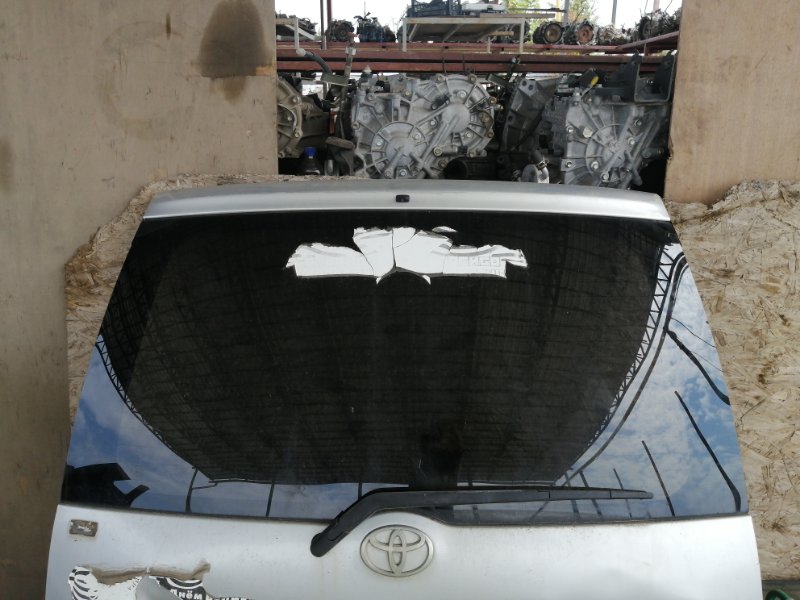 Стекло Toyota NOAH AZR60 (б/у)