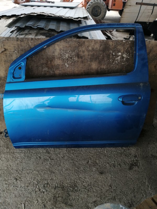 Дверь Toyota vitz NCP10 передняя левая (б/у)