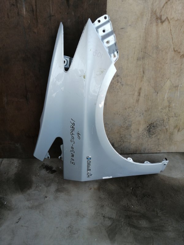 Крыло Toyota PRIUS ZVW30 переднее правое (б/у)