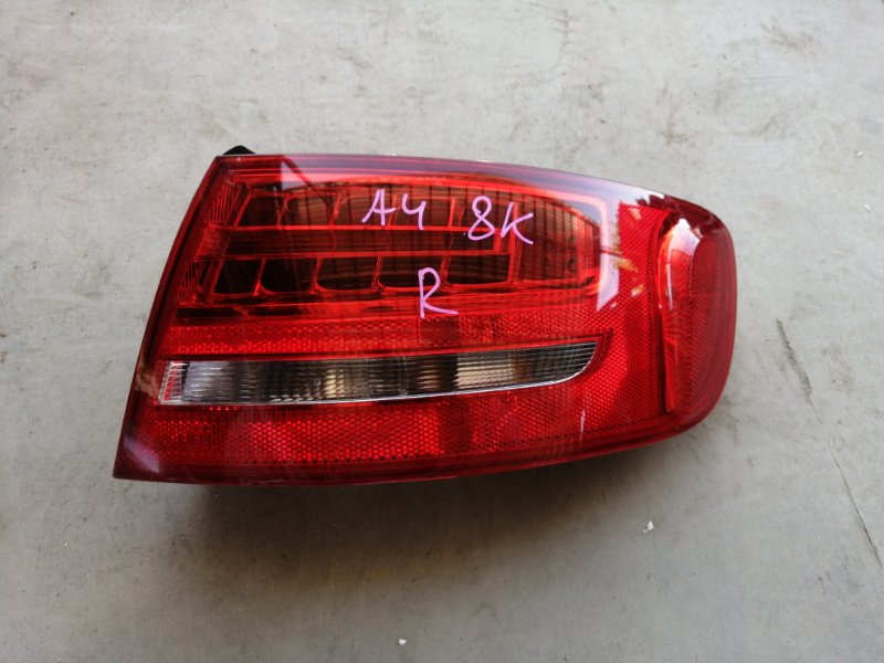 Стоп-сигнал Audi A4 8K задний правый (б/у)