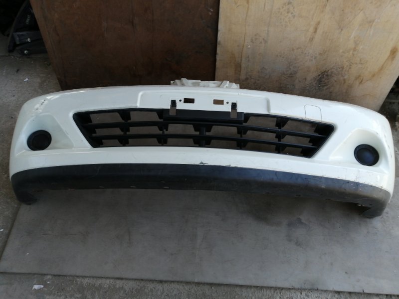 Бампер NISSAN Tiida C11 передний (б/у)