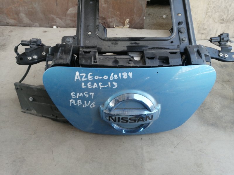Лючок NISSAN LEAF AZE0 (б/у) Лючок NISSAN LEAF AZE0 (б/у)