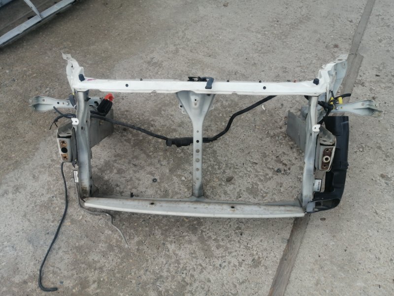 Рамка радиатора HONDA Fit GD1 (б/у)