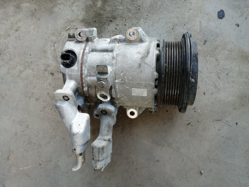 Компрессор кондиционера Toyota NOAH AZR60 1AZ (б/у)