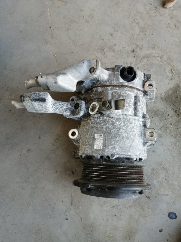 Компрессор кондиционера Toyota NOAH AZR60 1AZ (б/у)