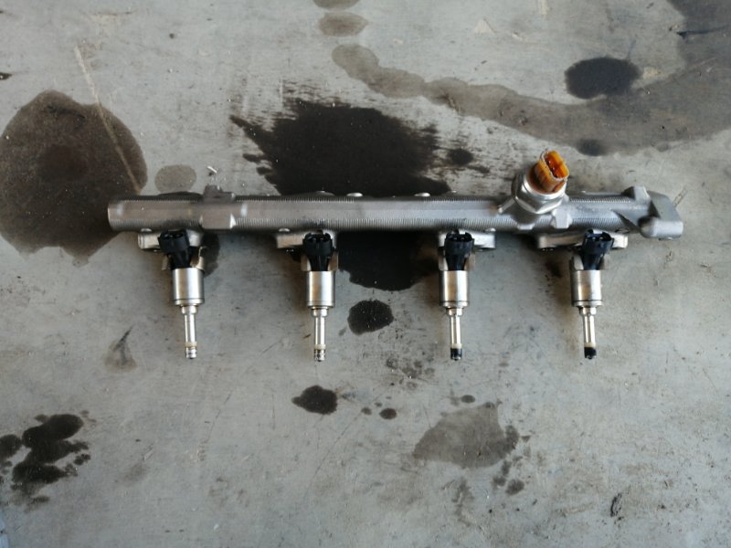 Топливная форсунка NISSAN SERENA C26 MR20DD (б/у)