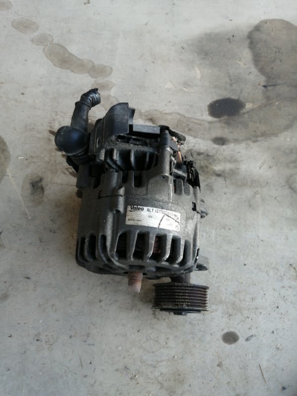 Генератор NISSAN SERENA C26 MR20DD (б/у)