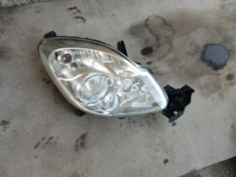Фара MAZDA VERISA DC5W передняя правая (б/у)