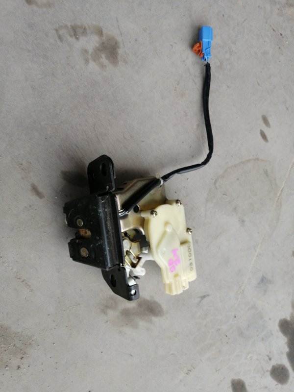 Замок багажника HONDA Fit GD1 (б/у)