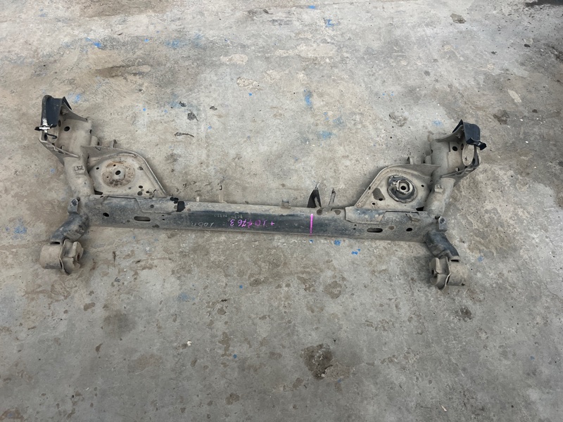 Балка подвески NISSAN SERENA C26 задняя (б/у)