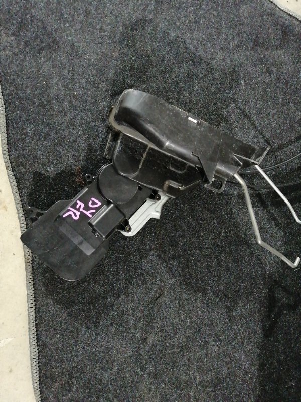 Замок двери MAZDA Demio DY передний правый (б/у)