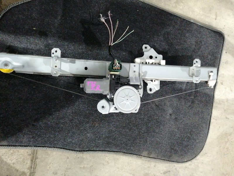 Стеклоподъемник NISSAN X-TRAIL T32 передний правый (б/у)
