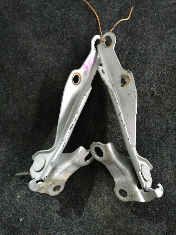 Петля капота Toyota IST NCP60 (б/у)