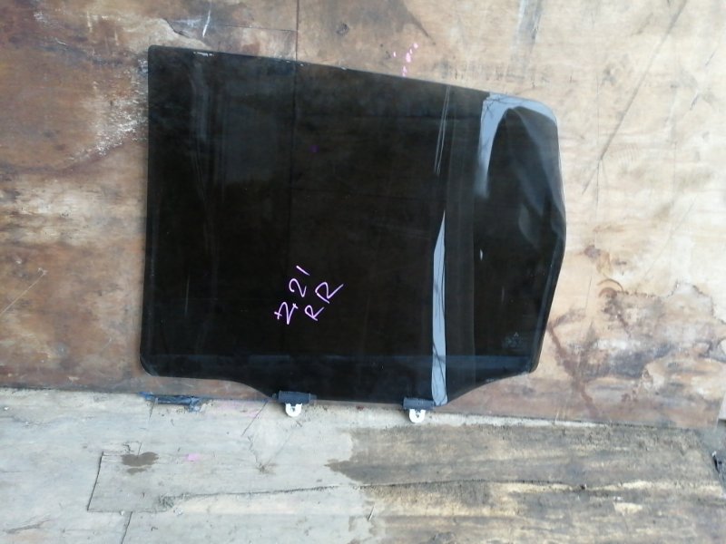 Стекло MITSUBISHI COLT Z21 заднее правое (б/у)