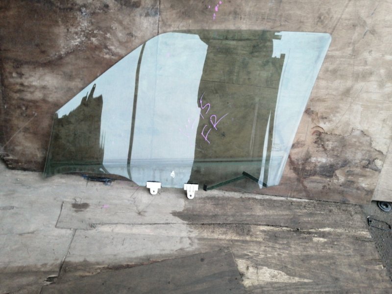 Стекло NISSAN JUKE YF15 переднее правое (б/у)