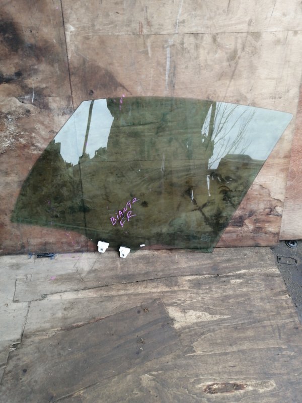 Стекло MAZDA BIANTE CCEFW переднее правое (б/у)